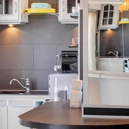 Beautiful 28m2 With Balcony Apartment *